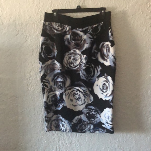 Apt. 9 Floral Pencil Skirt - Picture 2 of 4